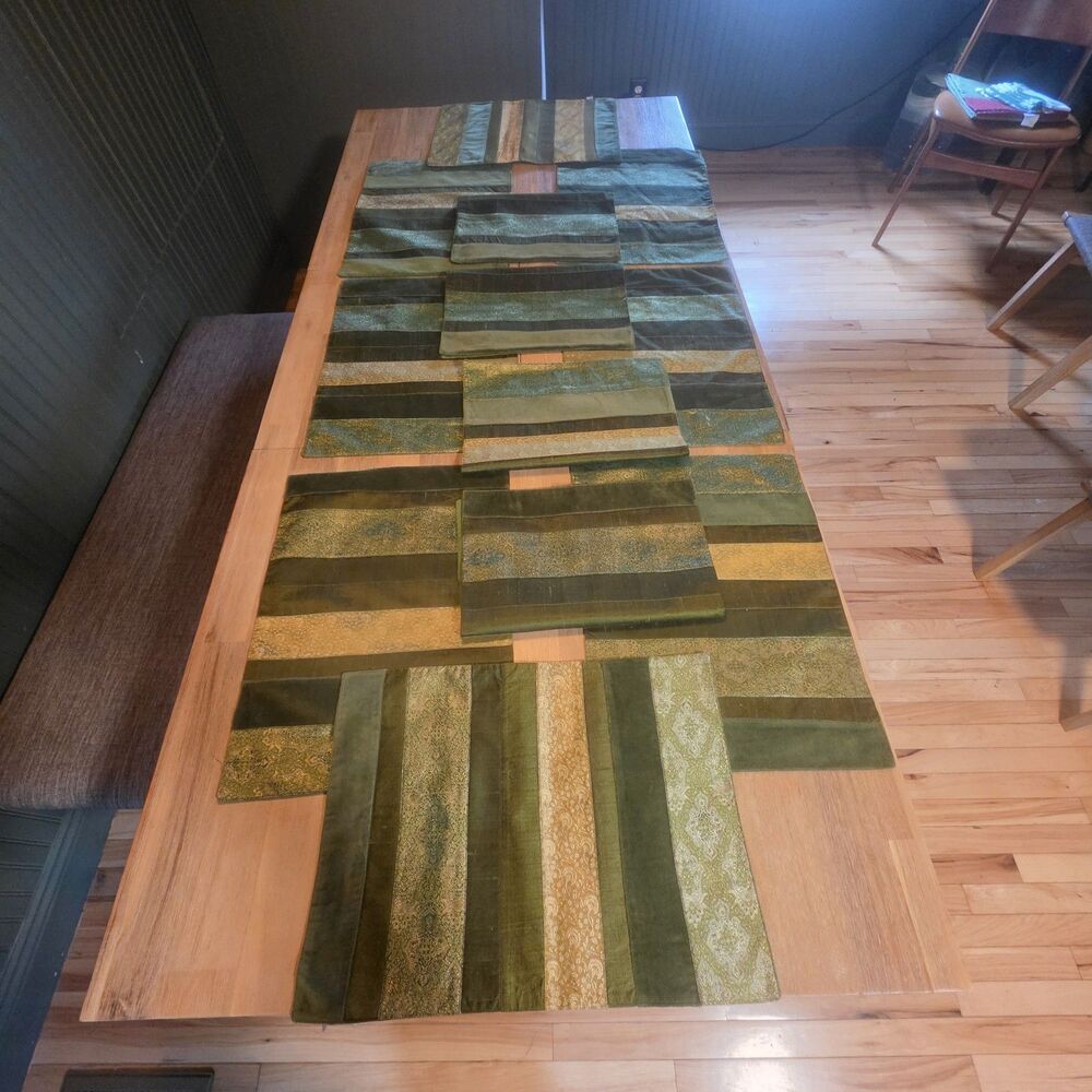 12 Crate & Barrel Emerald Green Placemats Christmas, Holiday Velvet/ Brocade
